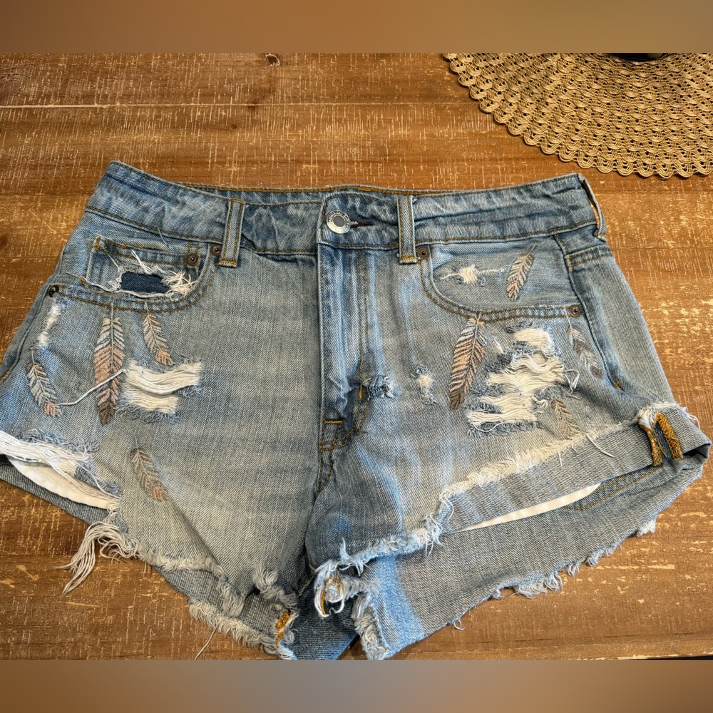 American Eagle Distressed Hi Rise Festival Jean Short 🪶